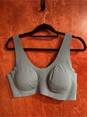 knix Scoop-Neck Wireless Bra in Forest Green